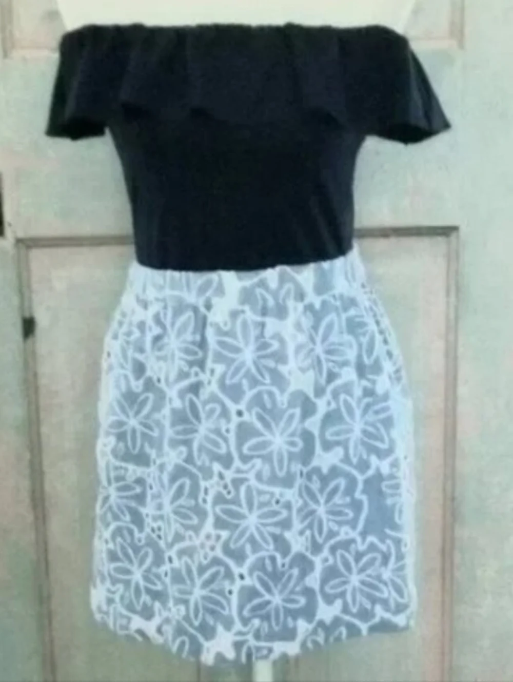 Lilly Pulitzer Athens Tide Blue Hollar For a Dollar Eyelet Dress Size Medium - Picture 6 of 8